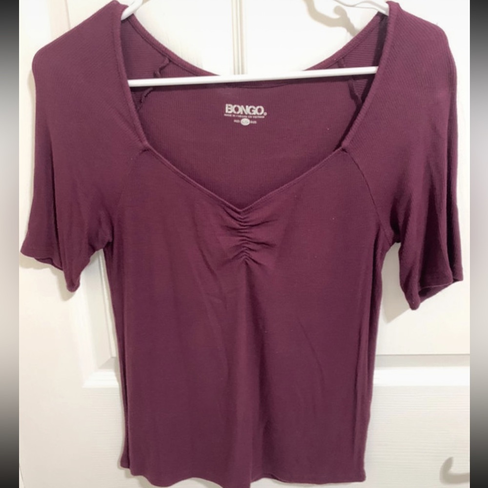 Tshirt cuello V